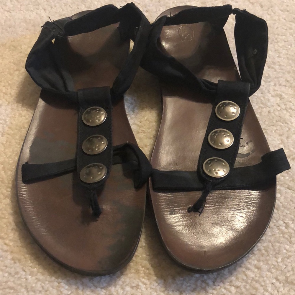 Black & silver medallion sandals - size 11